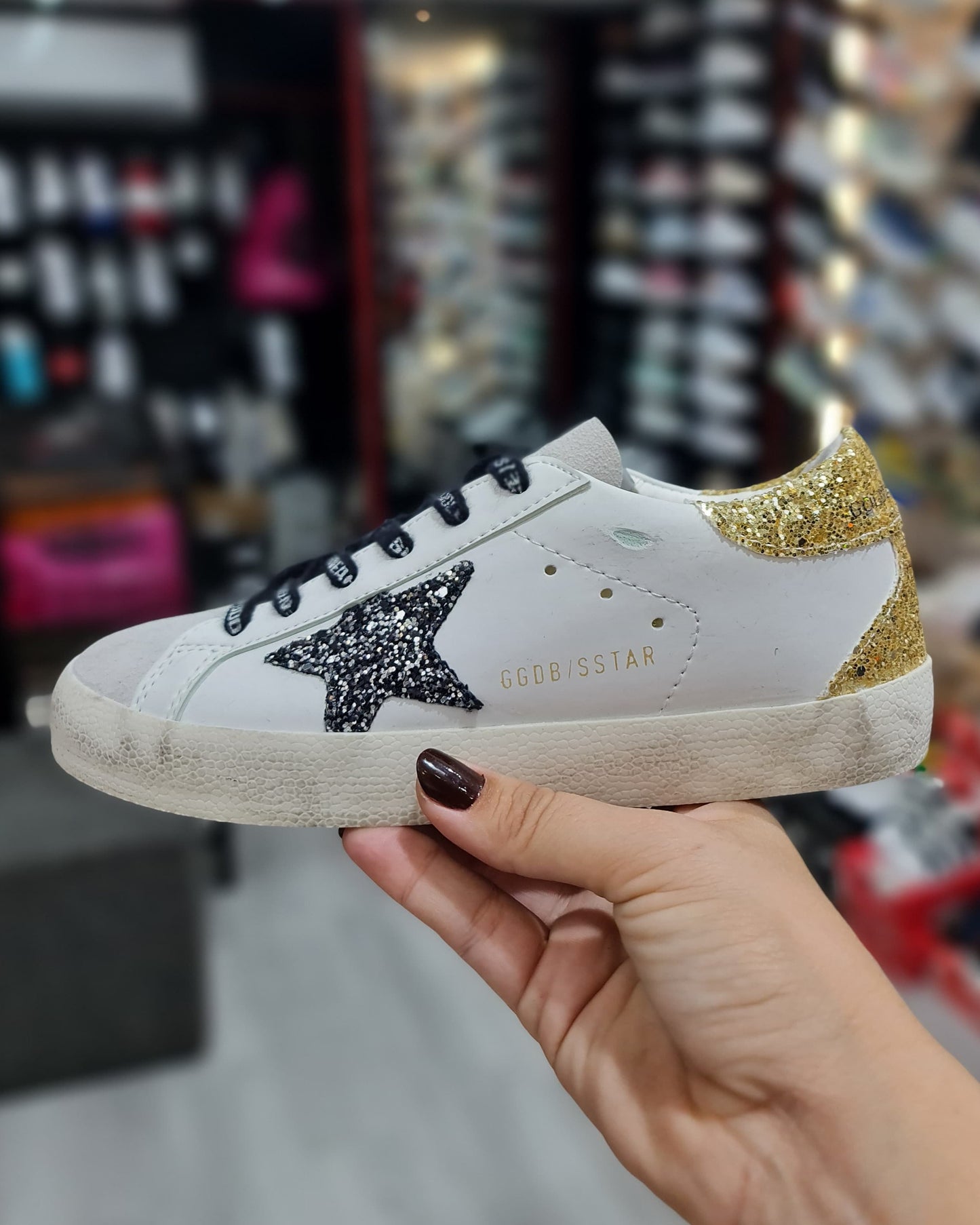 GOLDEN GOOSE