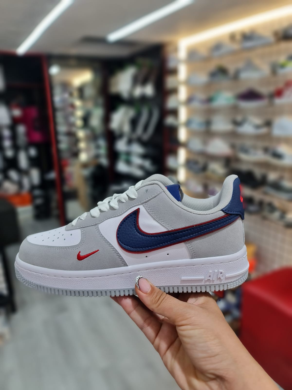 NIKE AF1