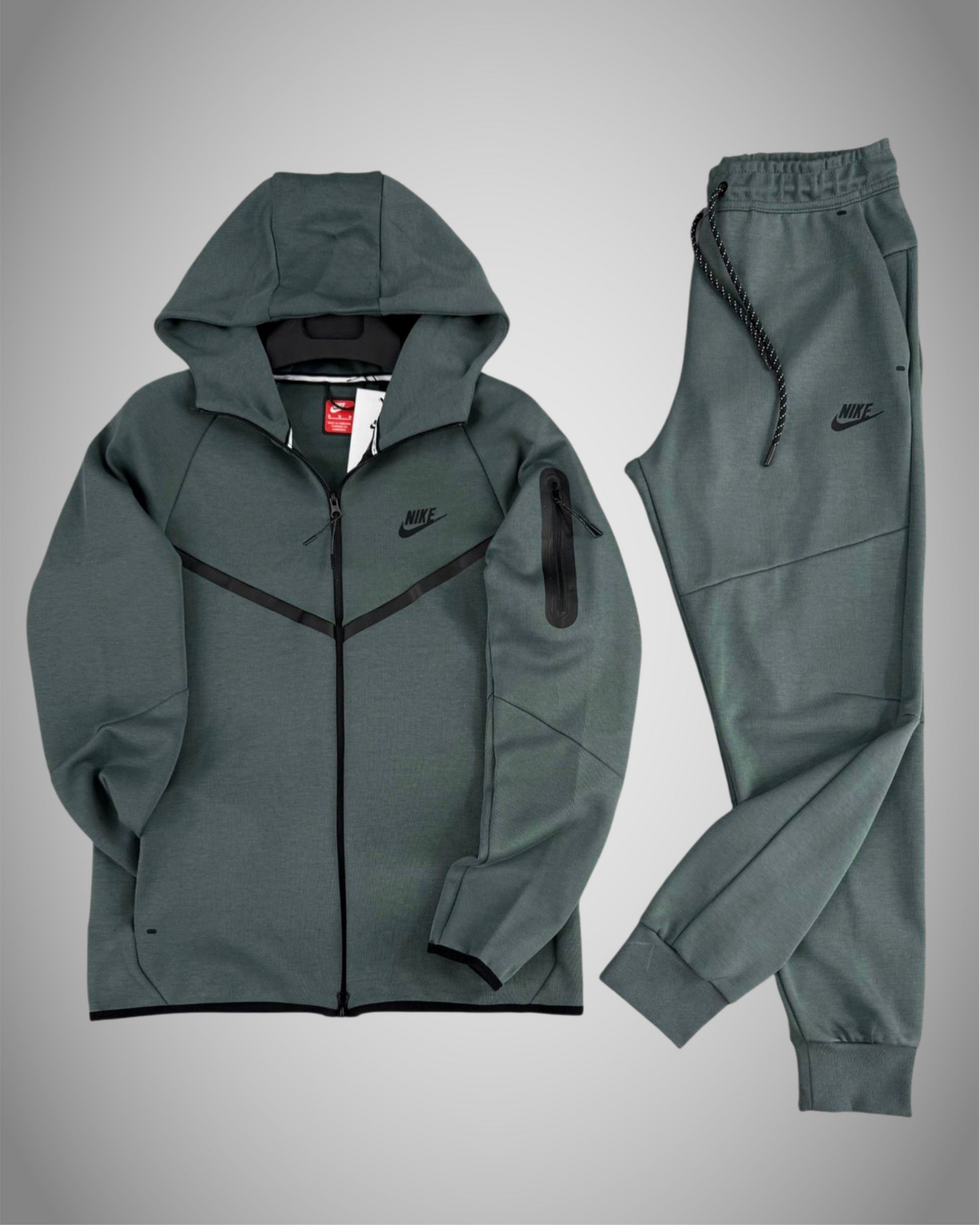 NIKE TECH FLEECE SET