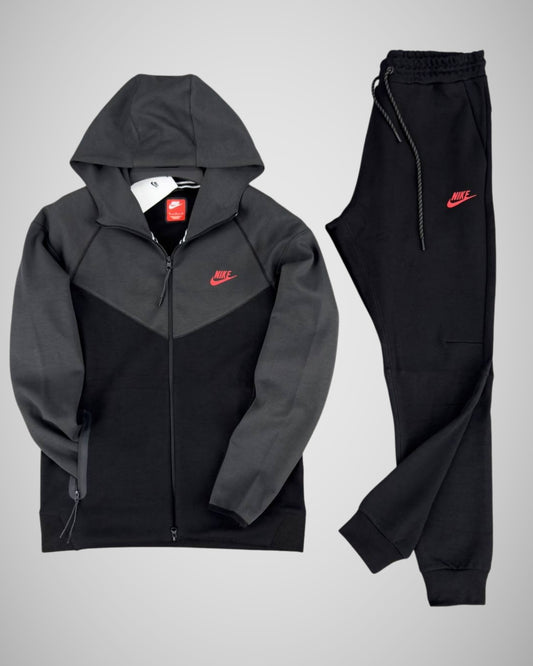 NIKE TECH FLEECE SET