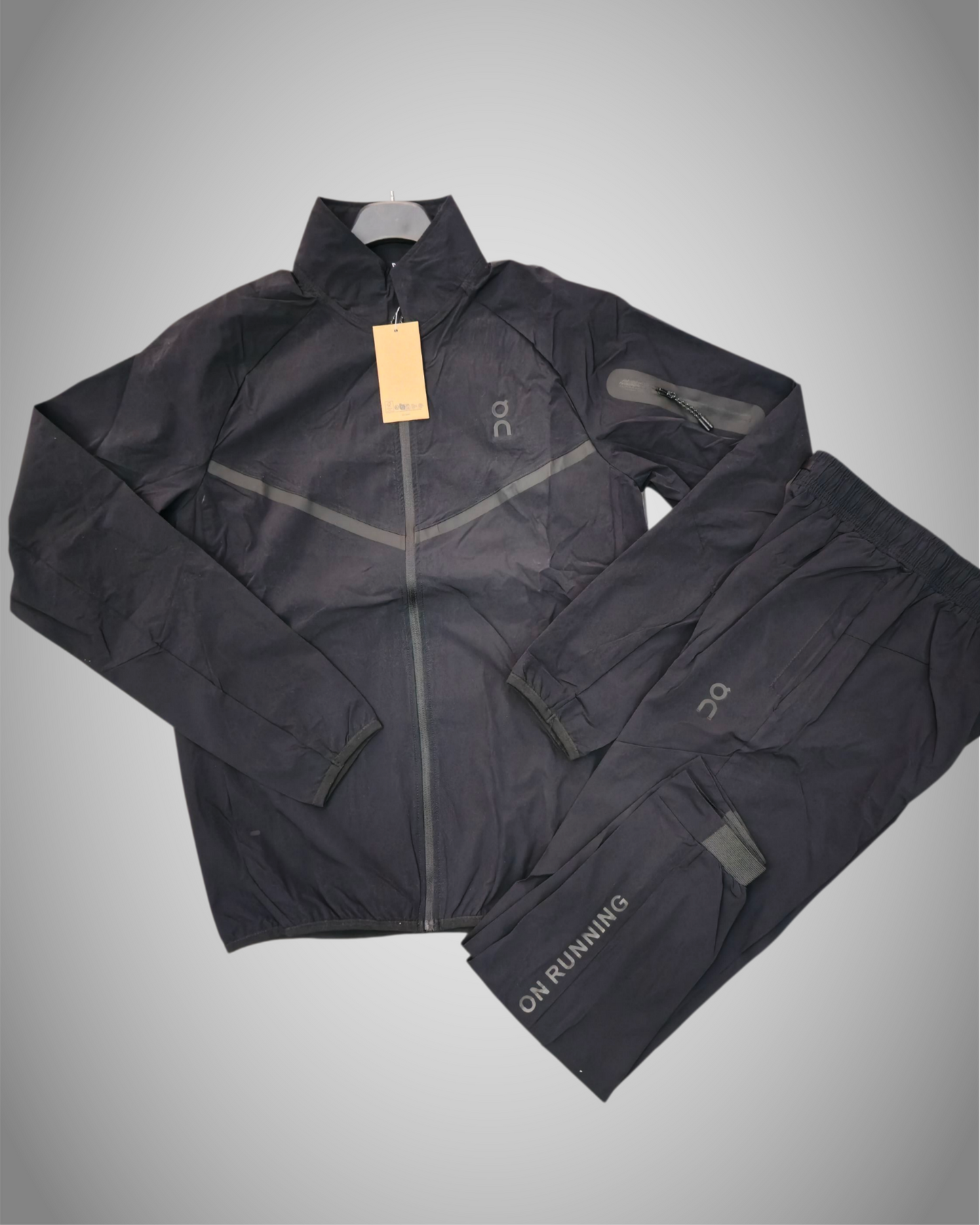 ON RUNNING PARACHUTE TRACKSUIT